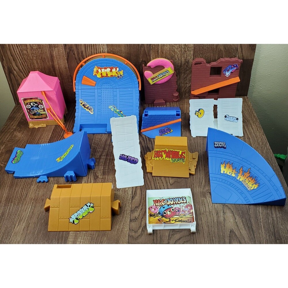 Hot Wheels Skate Amusement Park Donut Skatepark Tony Hawk Set Lot of 12